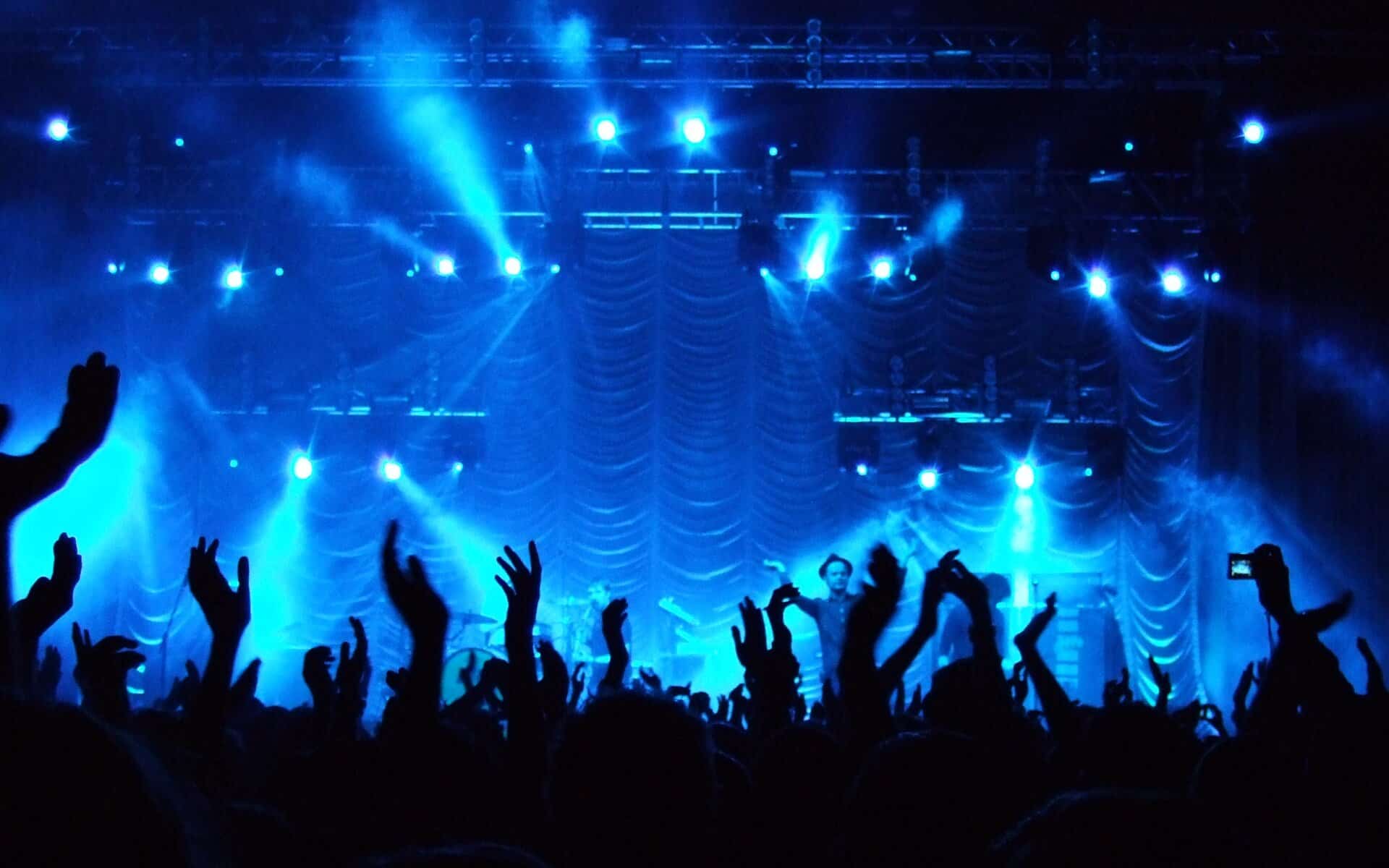 The 10 Most Annoying Concert Behaviors WVUA 90 7 FM