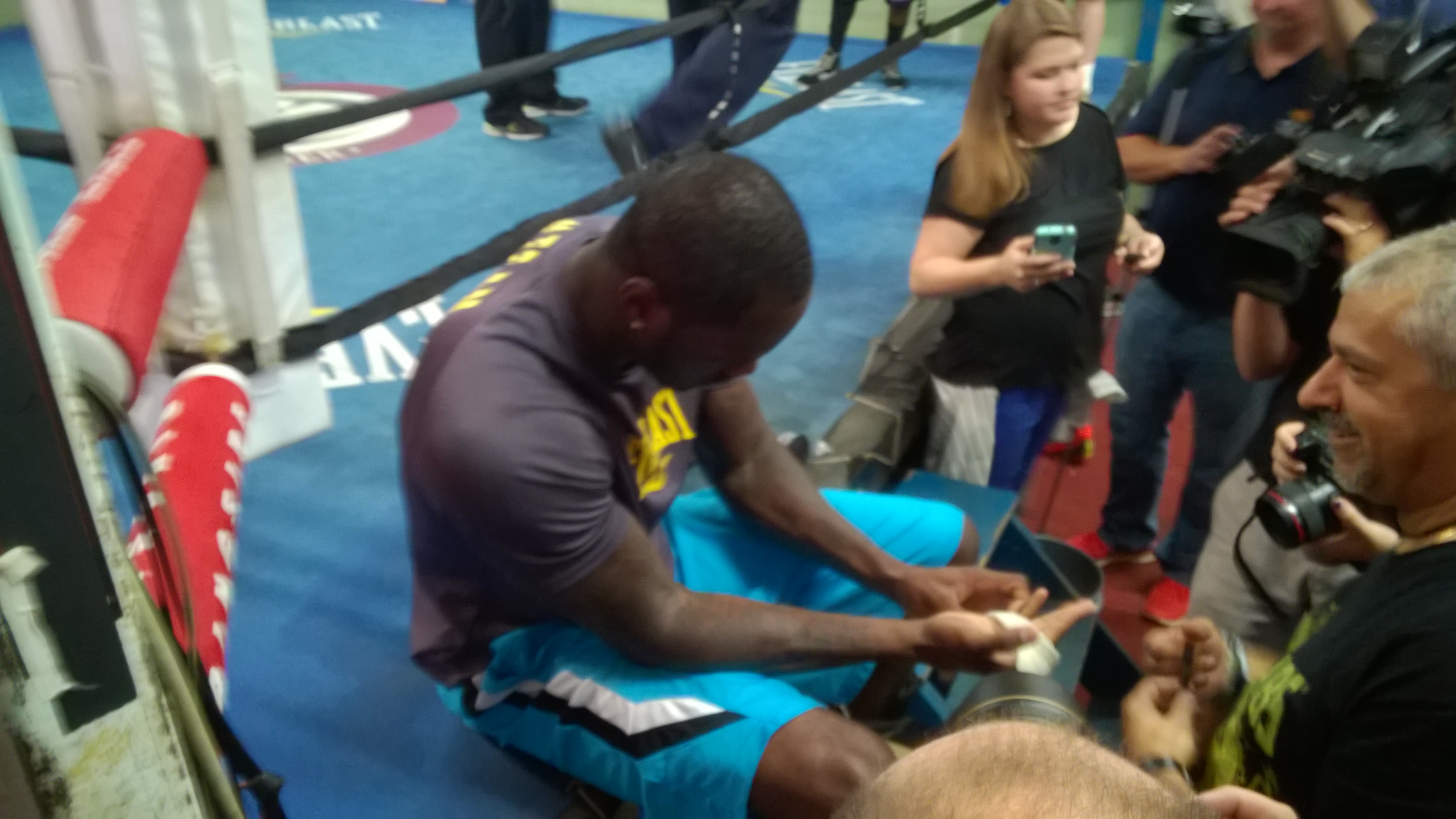 VIDEO: Deontay Wilder holds first media workout